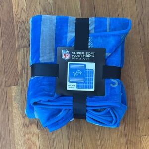 NFL Super Soft Plush Throw Blanket - Blue and Gray